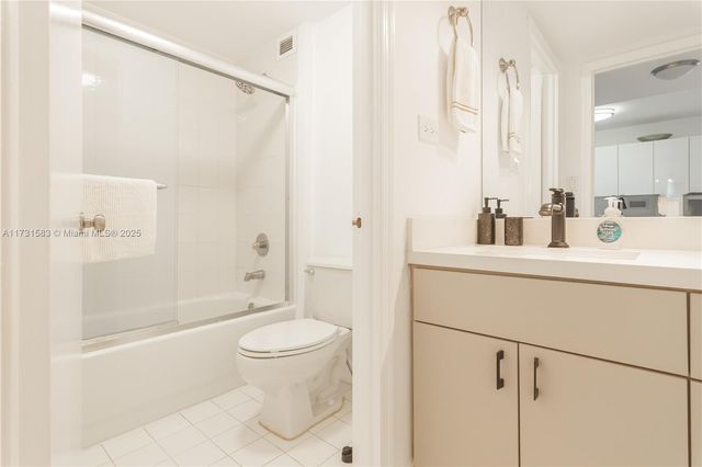 2301 Collins Ave 423, Miami Beach, FL 33139