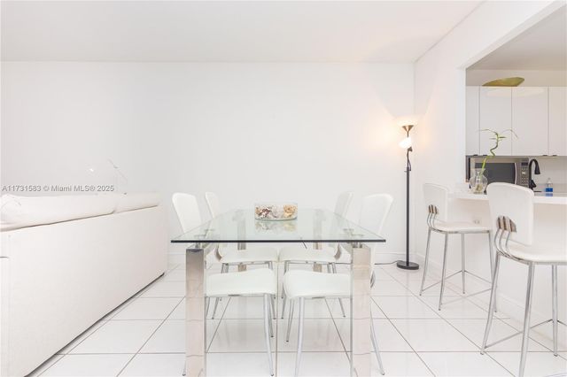 2301 Collins Ave 423, Miami Beach, FL 33139