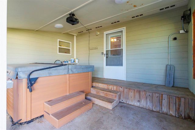 13724 NE Rogers Ln, Lawton, OK 73507