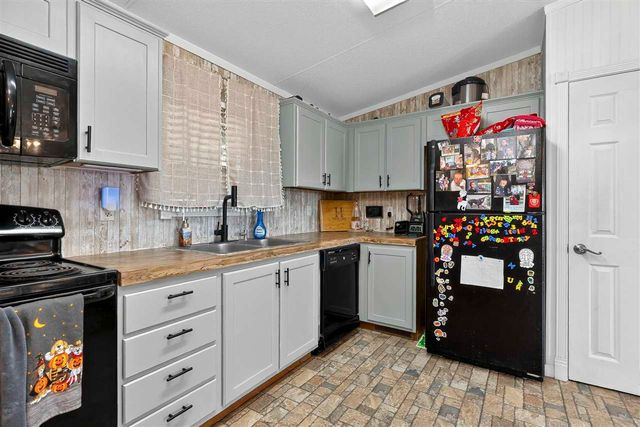 13724 NE Rogers Ln, Lawton, OK 73507