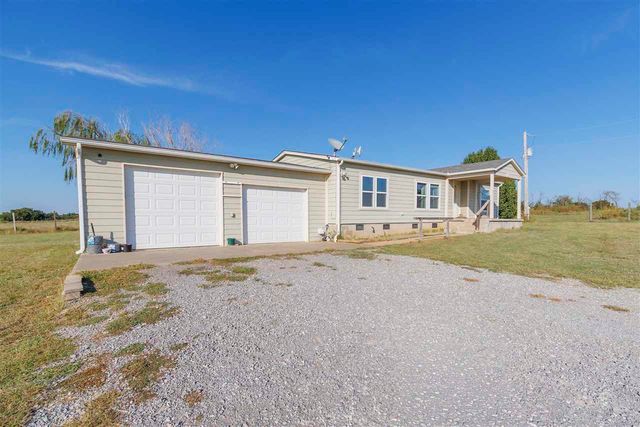 13724 NE Rogers Ln, Lawton, OK 73507
