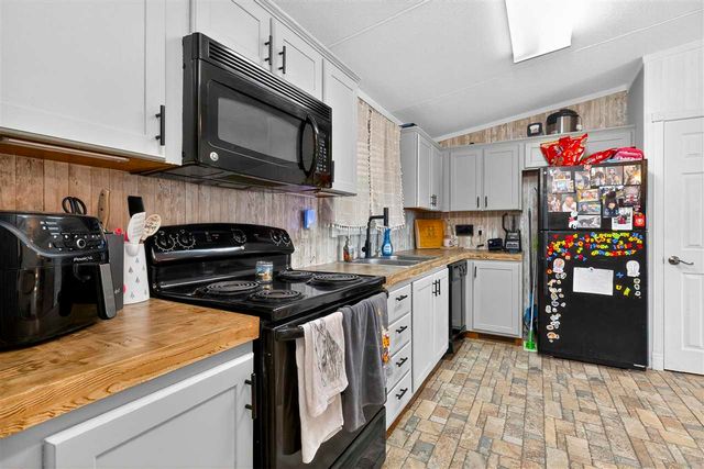 13724 NE Rogers Ln, Lawton, OK 73507