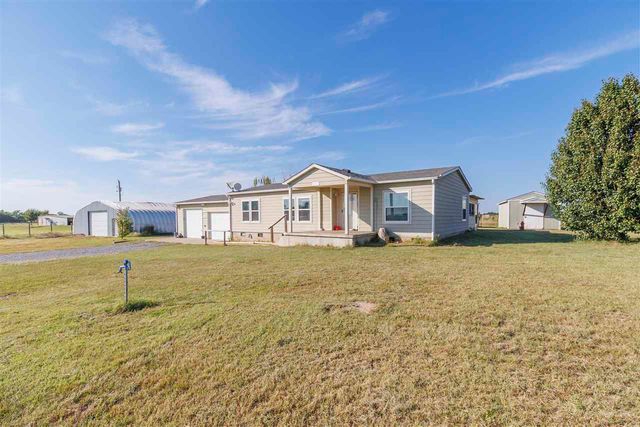 13724 NE Rogers Ln, Lawton, OK 73507