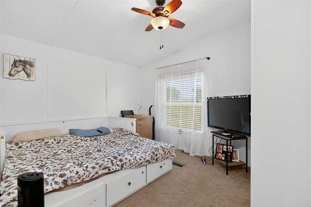 13724 NE Rogers Ln, Lawton, OK 73507