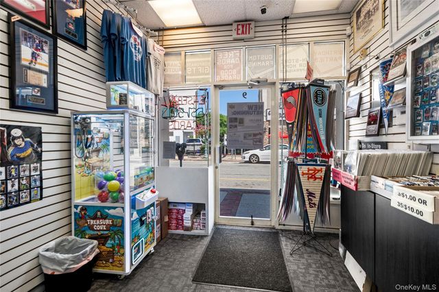 9 Atlantic Avenue, Lynbrook, NY 11563