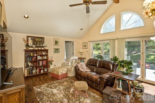 10 Applecross Road, Weaverville, NC 28787