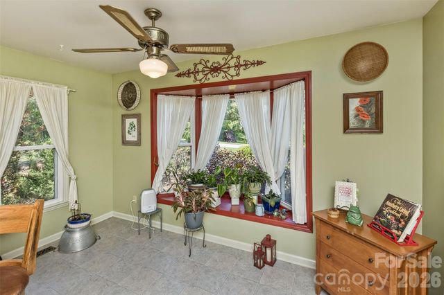 10 Applecross Road, Weaverville, NC 28787