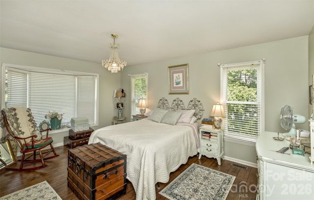 10 Applecross Road, Weaverville, NC 28787