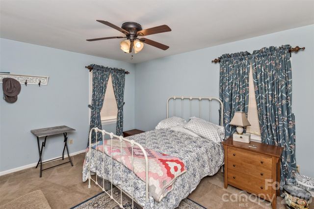 10 Applecross Road, Weaverville, NC 28787