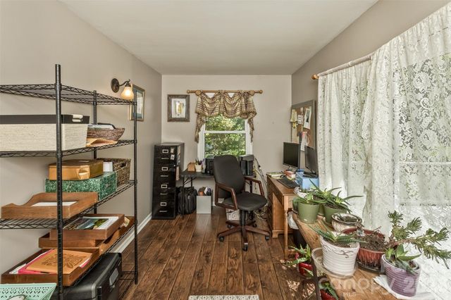 10 Applecross Road, Weaverville, NC 28787