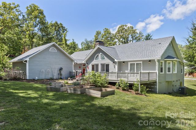 10 Applecross Road, Weaverville, NC 28787
