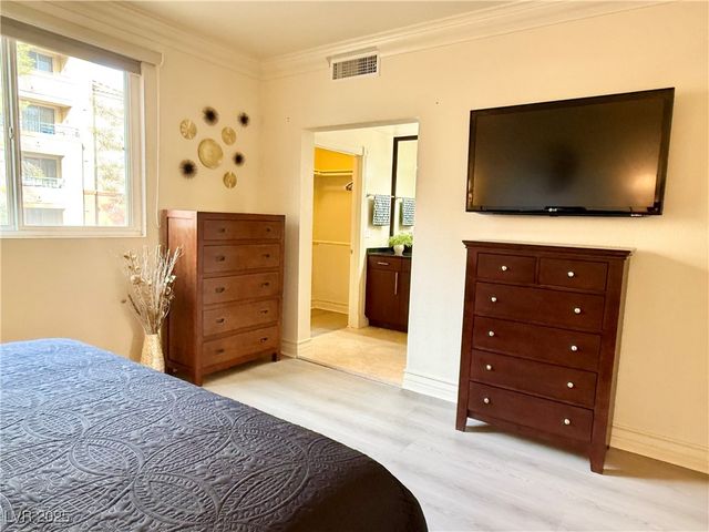 270 East Flamingo Road 106, Las Vegas, NV 89169