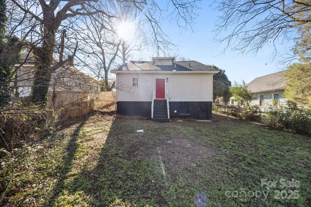 934 Cherry Street, Statesville, NC 28677