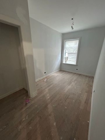 3801 W Belle Plaine Avenue 1, Chicago, IL 60618