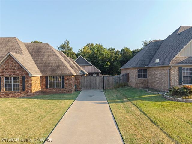 2917 Silver Maple Lane, Poteau, OK 74953