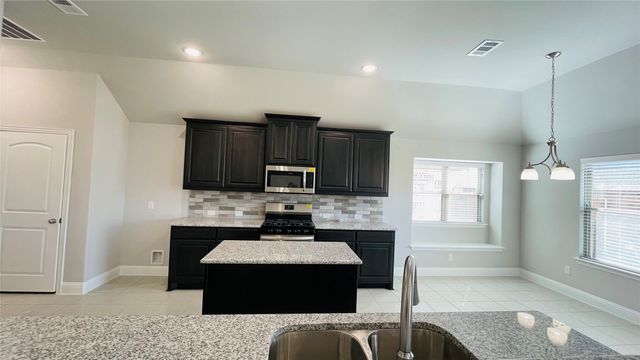 325 Delaford Drive, Forney, TX 75126