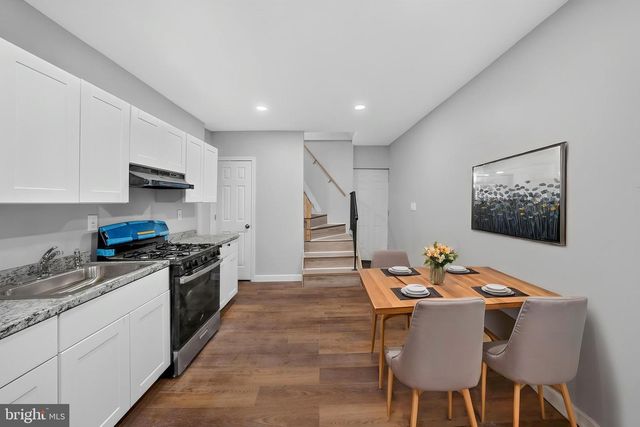 4 LANSING ALY, Trenton, NJ 08638