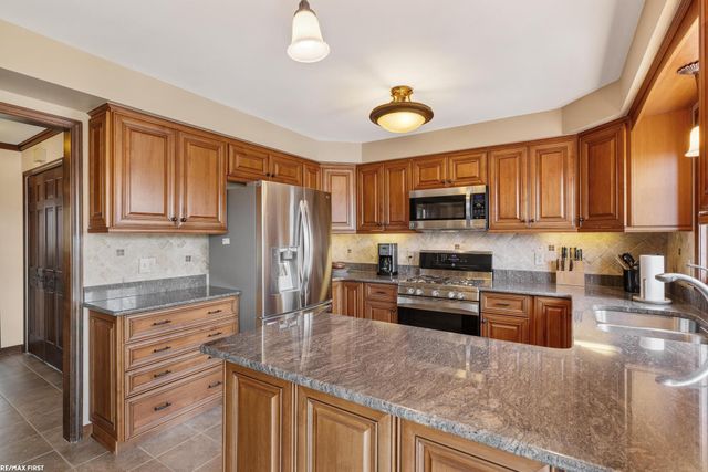 49708 Nautical Drive, Chesterfield, MI 48047