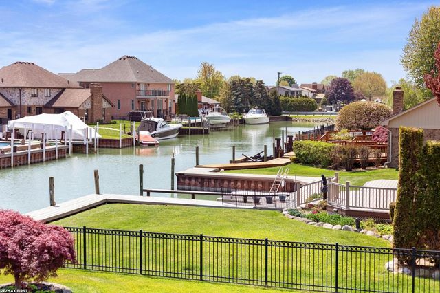 49708 Nautical Drive, Chesterfield, MI 48047