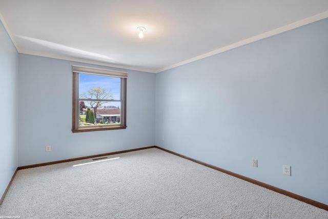 49708 Nautical Drive, Chesterfield, MI 48047