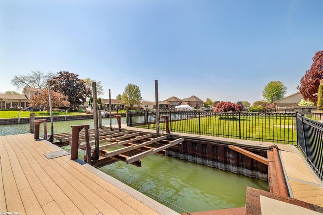 49708 Nautical Drive, Chesterfield, MI 48047