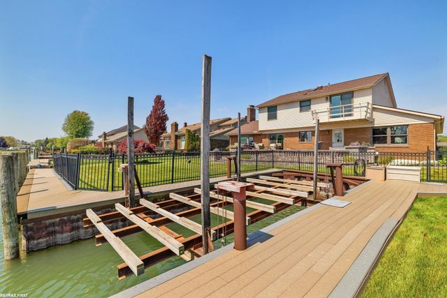 49708 Nautical Drive, Chesterfield, MI 48047