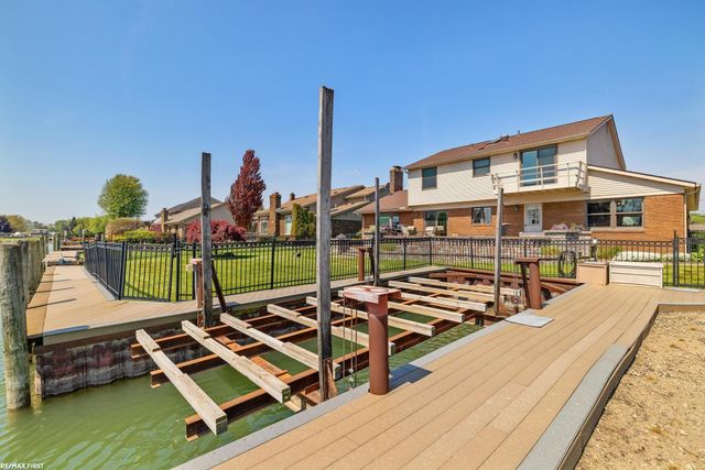 49708 Nautical Drive, Chesterfield, MI 48047