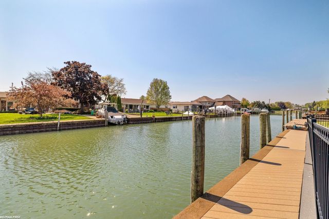 49708 Nautical Drive, Chesterfield, MI 48047