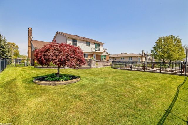 49708 Nautical Drive, Chesterfield, MI 48047
