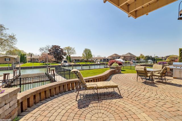 49708 Nautical Drive, Chesterfield, MI 48047