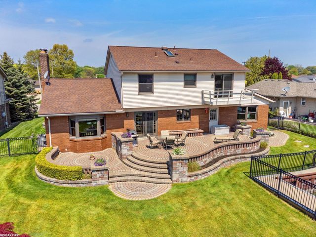 49708 Nautical Drive, Chesterfield, MI 48047