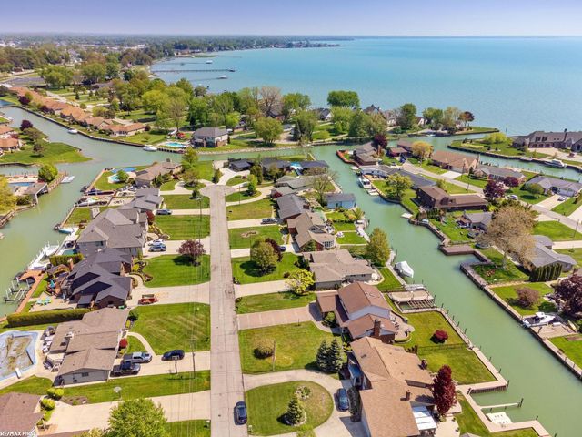 49708 Nautical Drive, Chesterfield, MI 48047