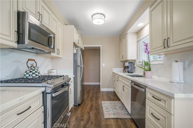 17304 Kingsbury, Granada Hills, CA 91344