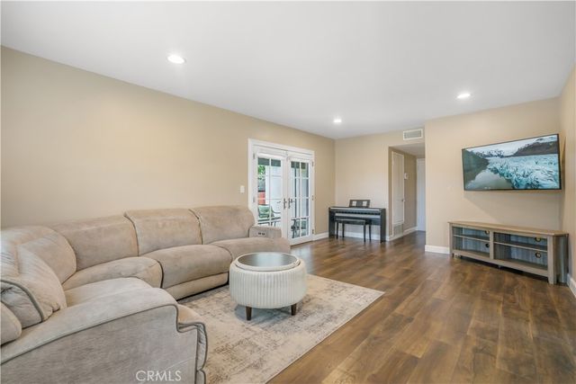 17304 Kingsbury, Granada Hills, CA 91344