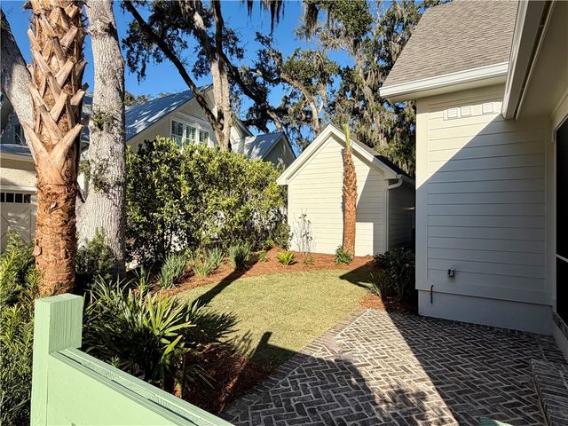 1035 Village Oaks Lane, St Simons Island, GA 31522