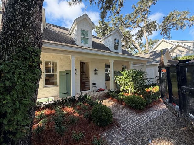 1035 Village Oaks Lane, St Simons Island, GA 31522