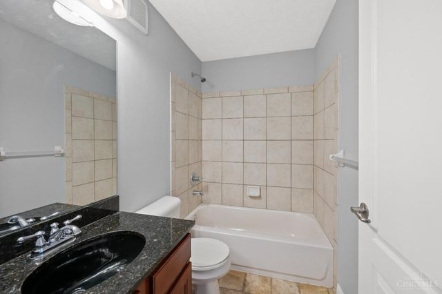 3244 Grand Falls Boulevard, Deerfield Twp., OH 45039
