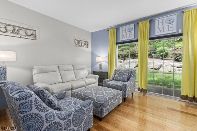 12 Brookside Ln, Mount Arlington Boro, NJ 07856