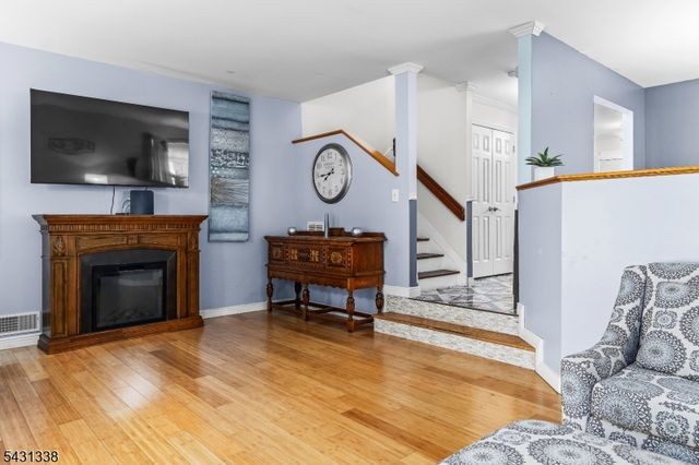 12 Brookside Ln, Mount Arlington Boro, NJ 07856