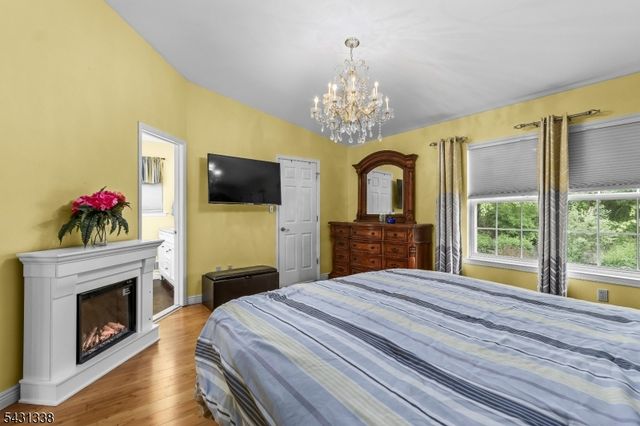 12 Brookside Ln, Mount Arlington Boro, NJ 07856