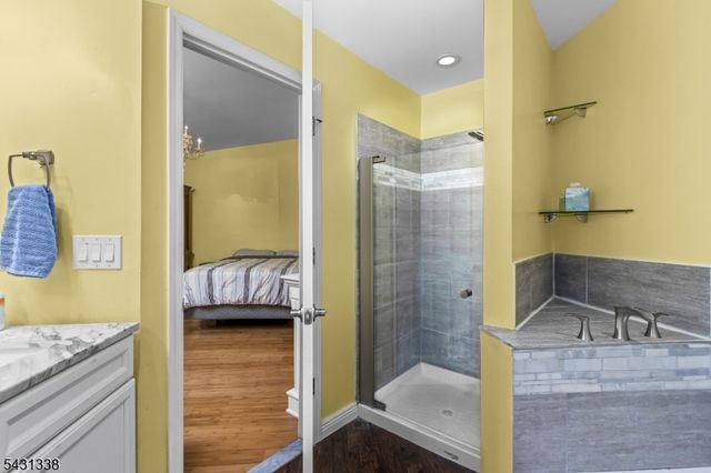 12 Brookside Ln, Mount Arlington Boro, NJ 07856
