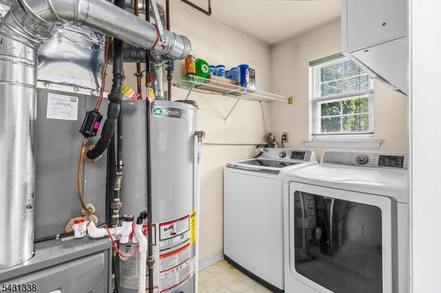 12 Brookside Ln, Mount Arlington Boro, NJ 07856