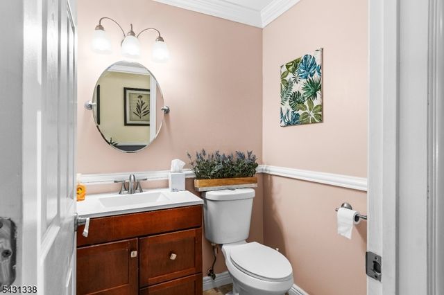 12 Brookside Ln, Mount Arlington Boro, NJ 07856