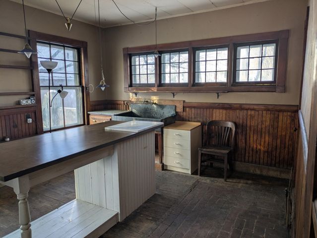 15 Bailey Avenue, Claremont, NH 03743
