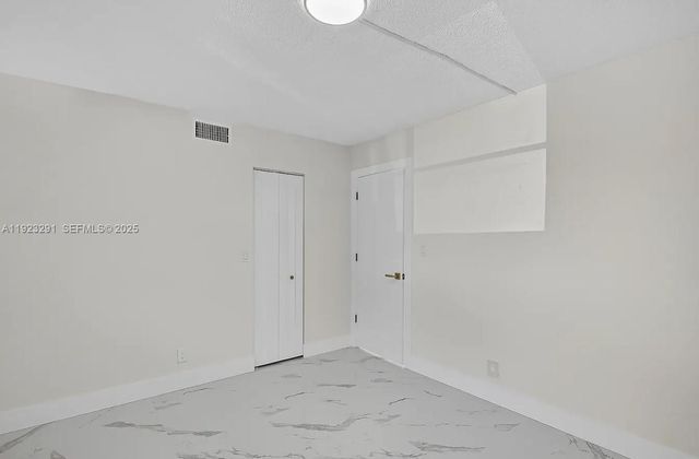 201 SE 11th Ter 102, Dania Beach, FL 33004