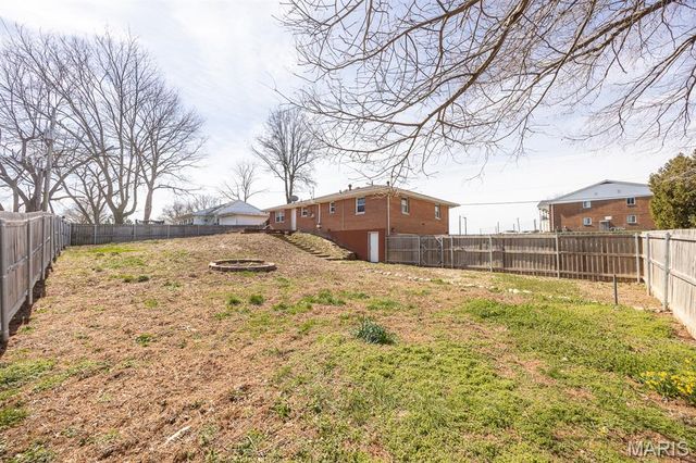 220 Anderson Lane, Belleville, IL 62221