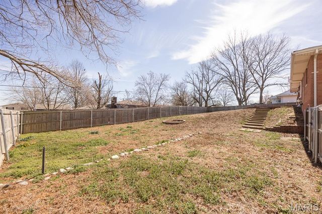 220 Anderson Lane, Belleville, IL 62221