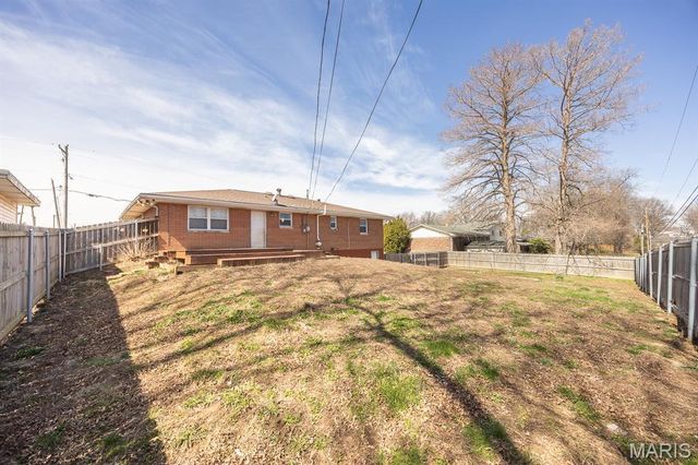 220 Anderson Lane, Belleville, IL 62221