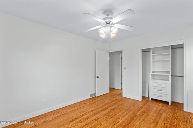 4312 Kinloch Rd, Louisville, KY 40207