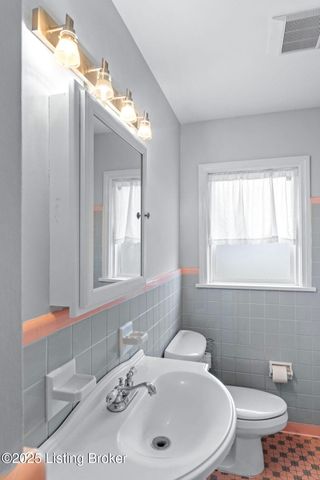 4312 Kinloch Rd, Louisville, KY 40207